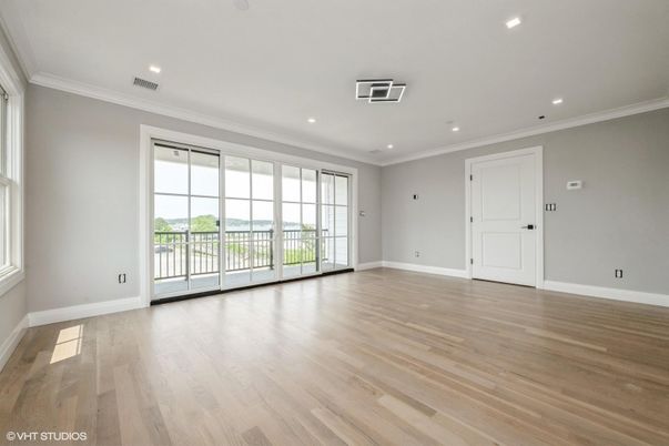 Empty room, Interior, Recessed Lighting, Wood Texture Flooring