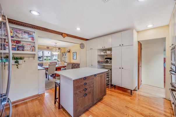 Chandelier, Dining room, Interior, Kitchen, Recessed Lighting, Wood Texture Flooring