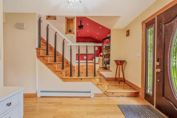 Interior, Recessed Lighting, Wood Texture Flooring