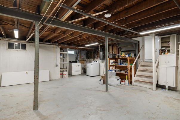 Interior, Washer, Wooden Beams