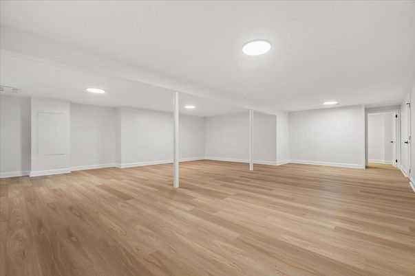 Empty room, Interior, Recessed Lighting, Wood Texture Flooring