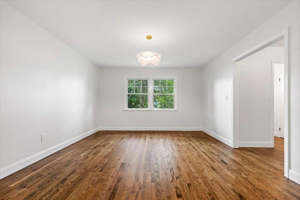 Empty room, Interior, Pendant Lights, Wood Texture Flooring