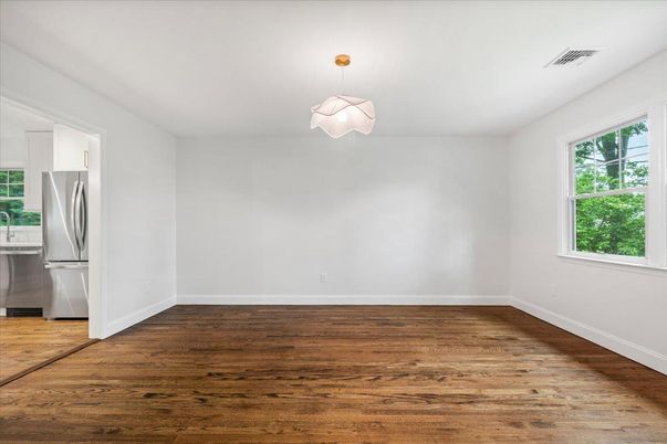 Empty room, Interior, Pendant Lights, Wood Texture Flooring