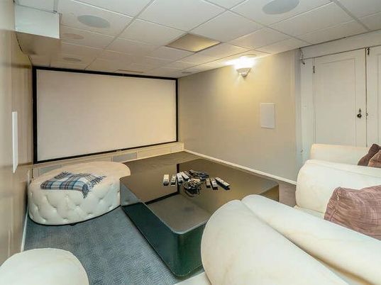 Interior, Projection Screen