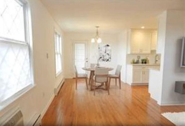 Dining room, Interior, Kitchen, Pendant Lights, Recessed Lighting, Wood Texture Flooring