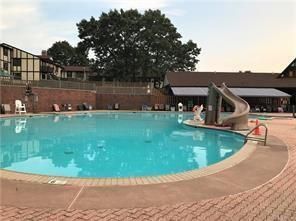 Exterior, Playground, Pool