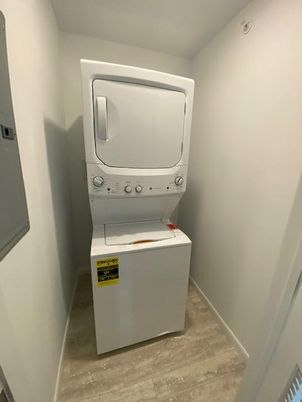 Interior, Utility Closets, Washer, Wood Texture Flooring