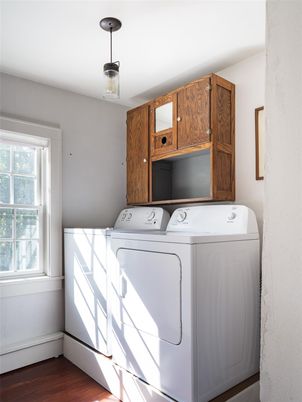 Interior, Washer, Wood Texture Flooring
