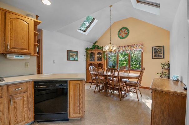 Dining room, Interior, Pendant Lights, Recessed Lighting
