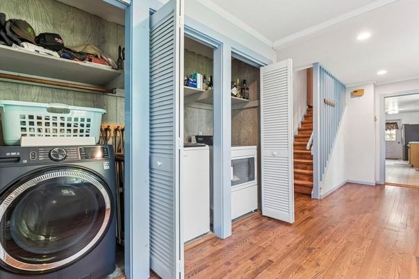 Interior, Recessed Lighting, Utility Closets, Washer, Wood Texture Flooring