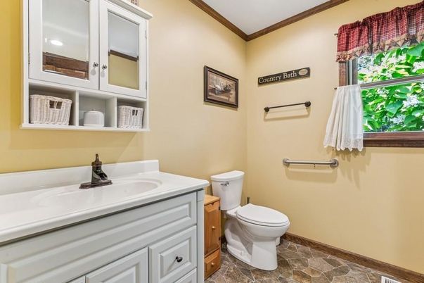Bathroom, Interior, Recessed Lighting