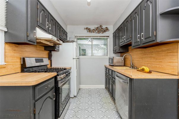 Interior, Kitchen, Tile Countertops