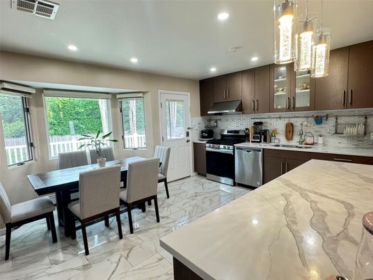 Dining room, Interior, Kitchen, Marble, Recessed Lighting, Stainless Steel Appliances