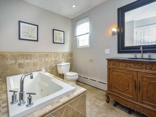 Bathroom, Interior, Recessed Lighting