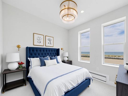 Bedroom, Interior, Pendant Lights, Recessed Lighting, Water