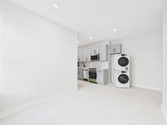 Interior, Kitchen, Recessed Lighting, Washer
