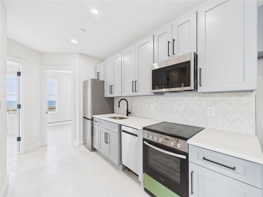 Interior, Kitchen, Recessed Lighting, Water