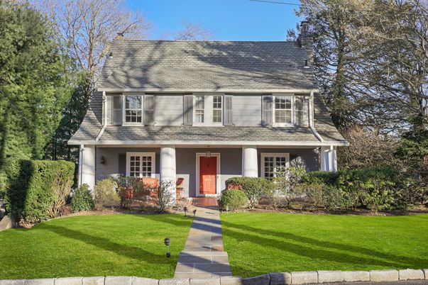 Exterior, Facade, Cape Cod