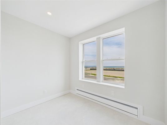 Empty room, Interior, Recessed Lighting, Water
