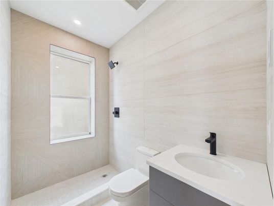 Bathroom, Interior, Recessed Lighting