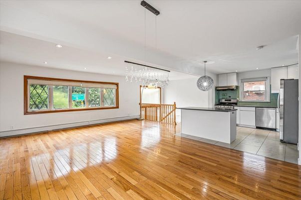 Chandelier, Dining room, Interior, Kitchen, Pendant Lights, Recessed Lighting, Wood Texture Flooring