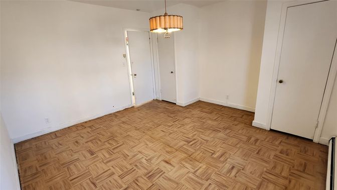 Empty room, Interior, Pendant Lights, Wood Texture Flooring