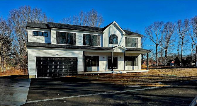 Attached, Exterior, Facade, Farmhouse