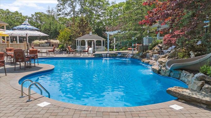 Exterior, Pool