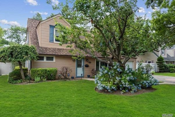 Backyard, Exterior, Facade, Cape Cod