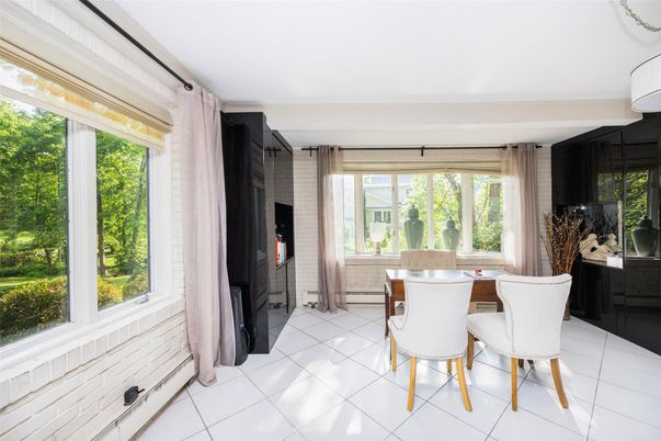 Dining room, Interior
