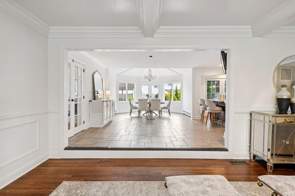 Chandelier, Dining room, Interior, Recessed Lighting, Wood Texture Flooring