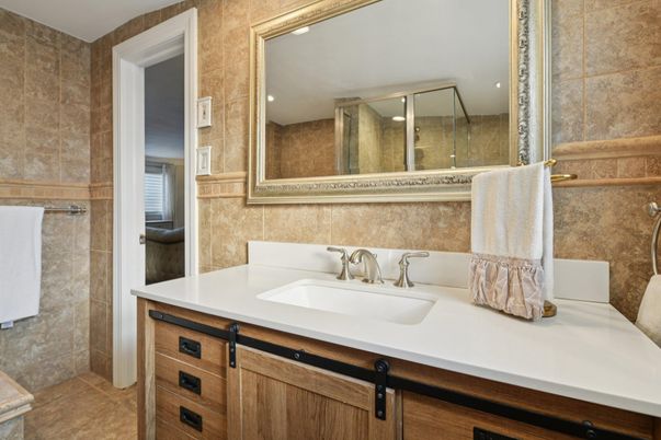 Bathroom, Interior, Recessed Lighting
