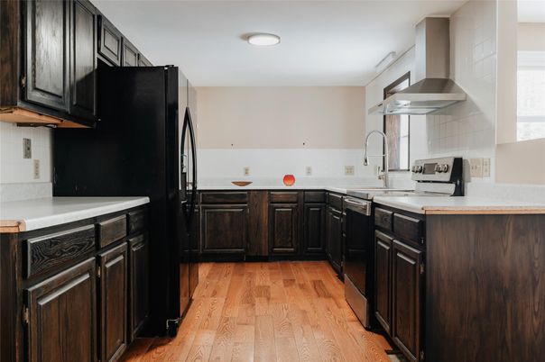 Interior, Kitchen, Recessed Lighting, Wood Texture Flooring