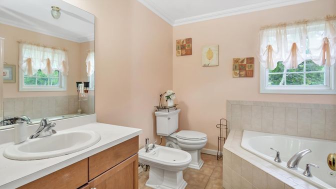 Bathroom, Dual Sink Vanities, Interior