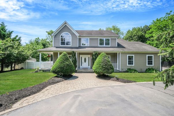Exterior, Facade, Farmhouse