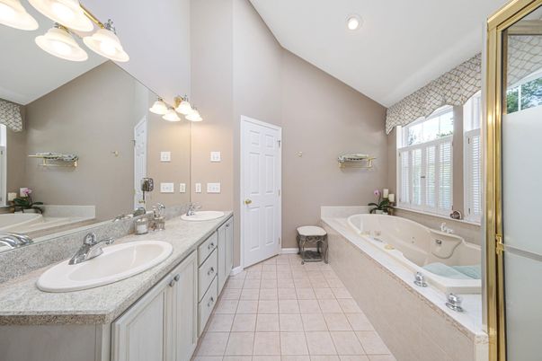 Bathroom, Dual Sink Vanities, Interior, Recessed Lighting