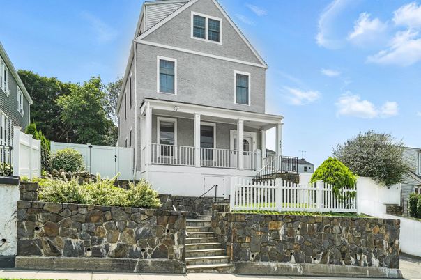 Exterior, Facade, Queen Anne Victorian