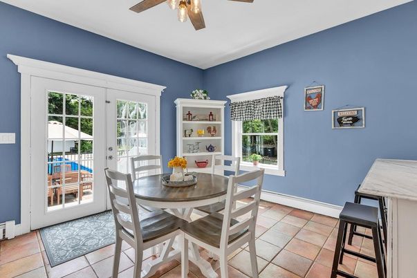 Dining room, Interior