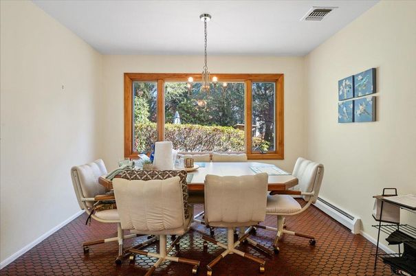 Chandelier, Dining room, Interior, Pendant Lights