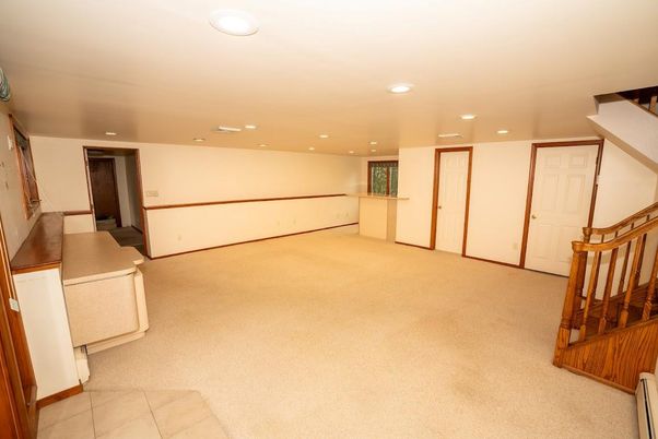 Empty room, Interior, Recessed Lighting