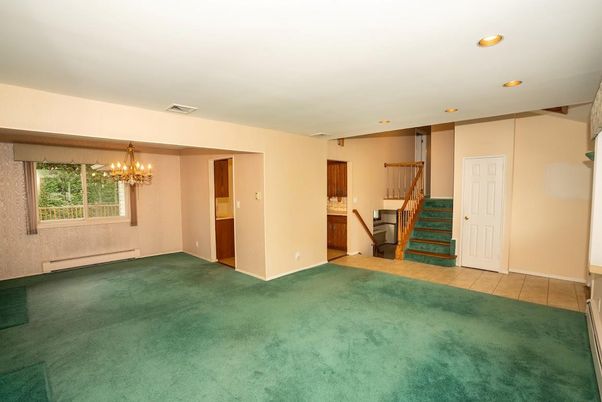 Chandelier, Empty room, Interior, Recessed Lighting