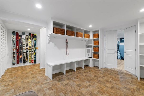 Interior, Recessed Lighting, Wine Storage