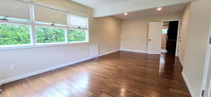 Empty room, Interior, Recessed Lighting, Wood Texture Flooring