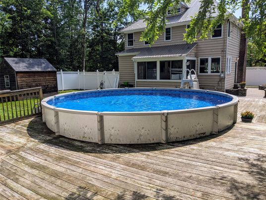 Exterior, Pool
