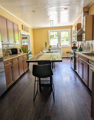 Dining room, Interior, Kitchen, Pendant Lights, Recessed Lighting, Wood Texture Flooring