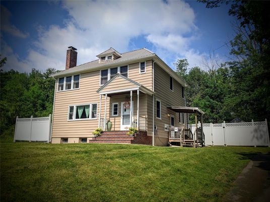 Backyard, Exterior, Facade, American Foursquare