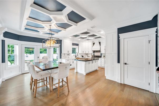 Chandelier, Dining room, Interior, Kitchen, Pendant Lights, Recessed Lighting, Wood Texture Flooring