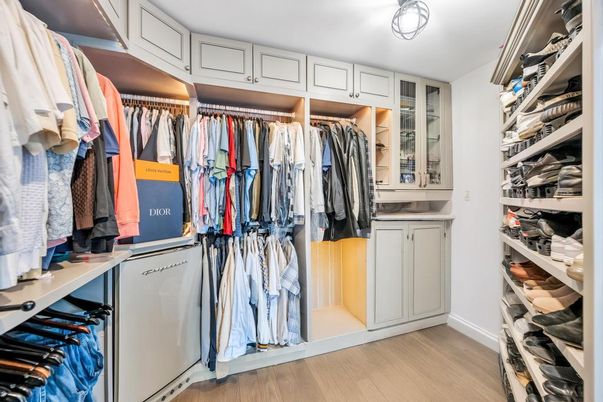 Interior, Walk-in Closets, Wood Texture Flooring