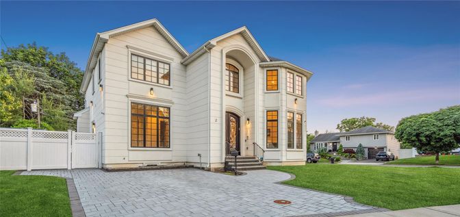 Exterior, Facade, French Provincial