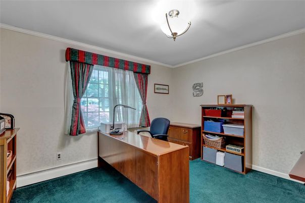 Home Office, Interior